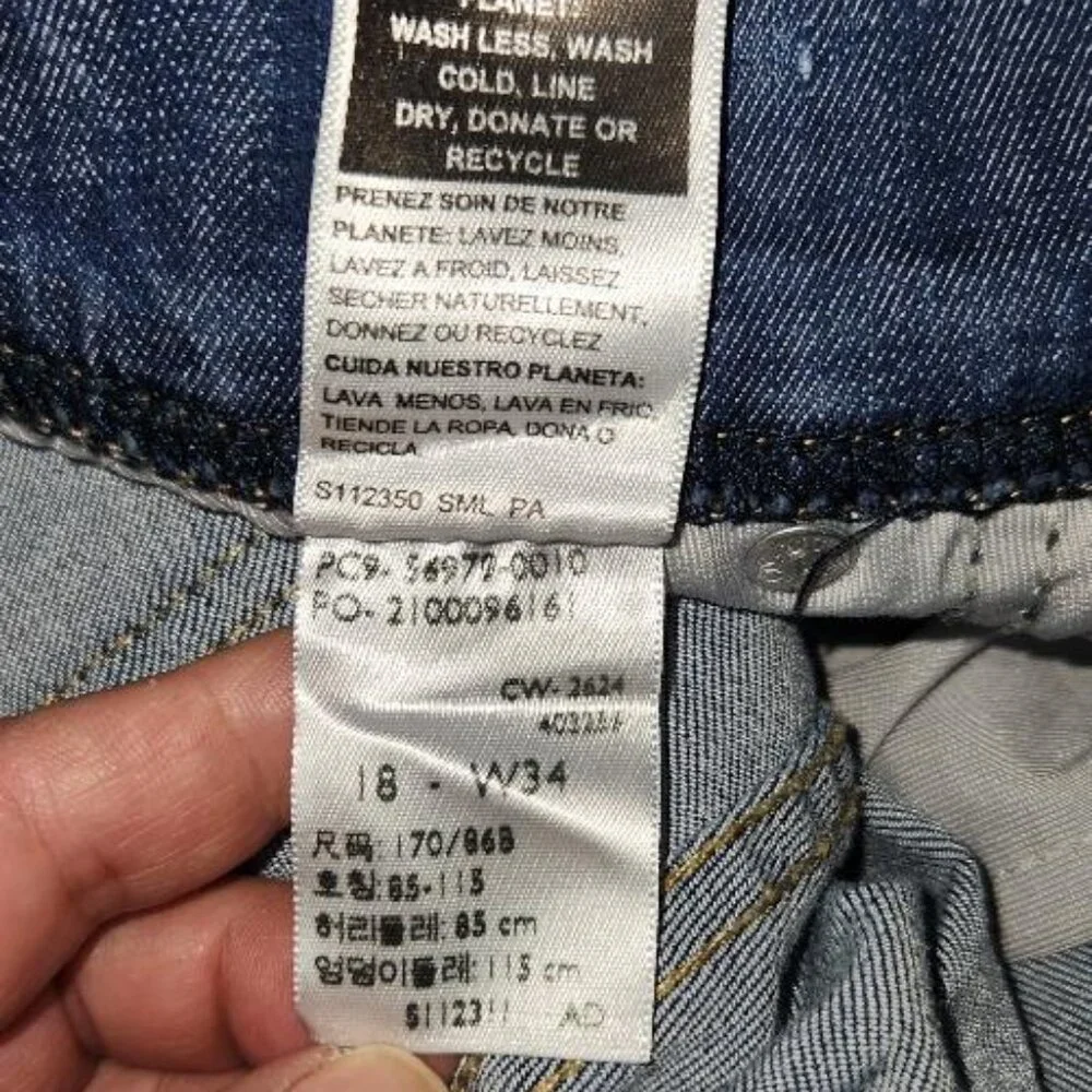 Levi's Women Bermuda Shorts 18 - Picture 5 of 5
